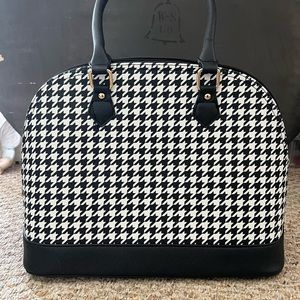 Houndstooth hand bag